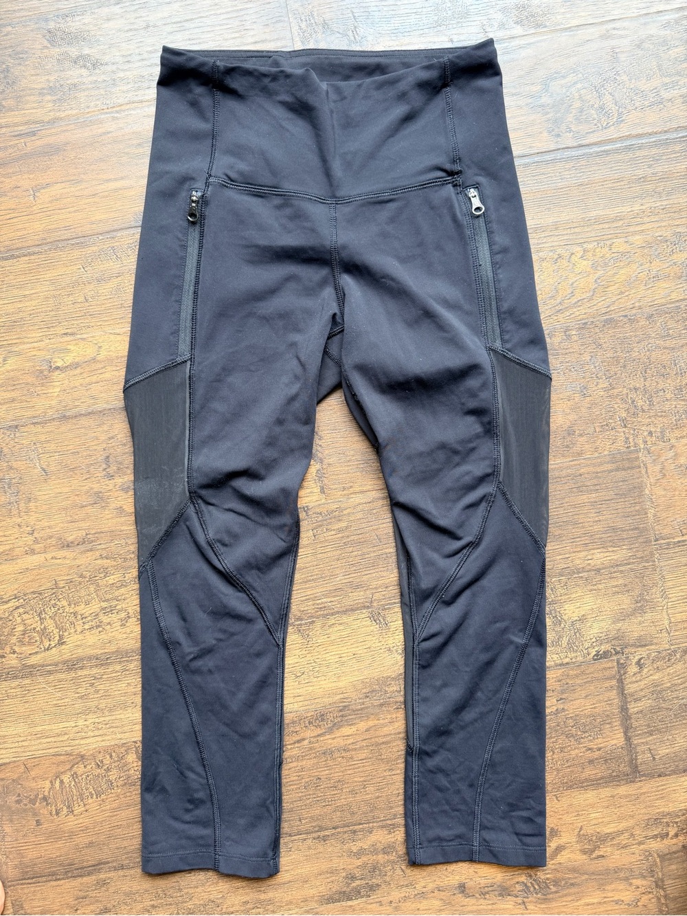 Lululemon Black 3/4 Length Performance Leggings with Mesh